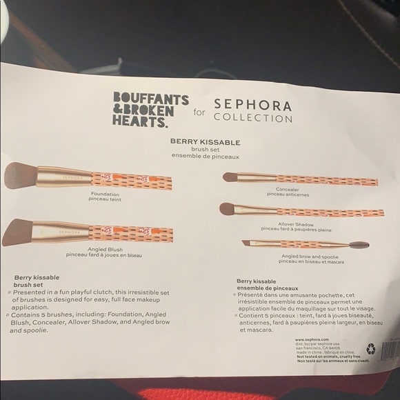 New Berry kissable brush set not tested on animals brand new in pouch - Picture 3 of 5